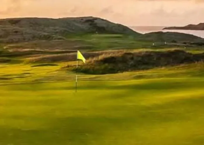 Teach Mhaureen Semesterbostad *